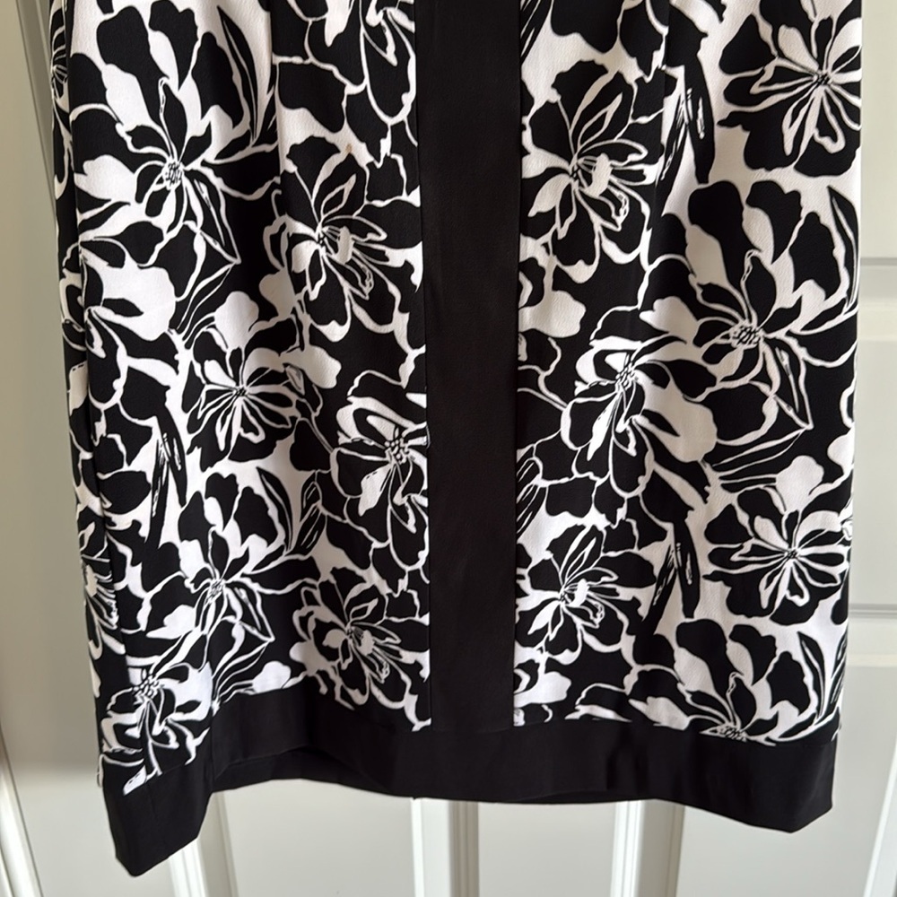 Dressbarn Size 8 Black and White Floral Dress - Picture 3 of 7